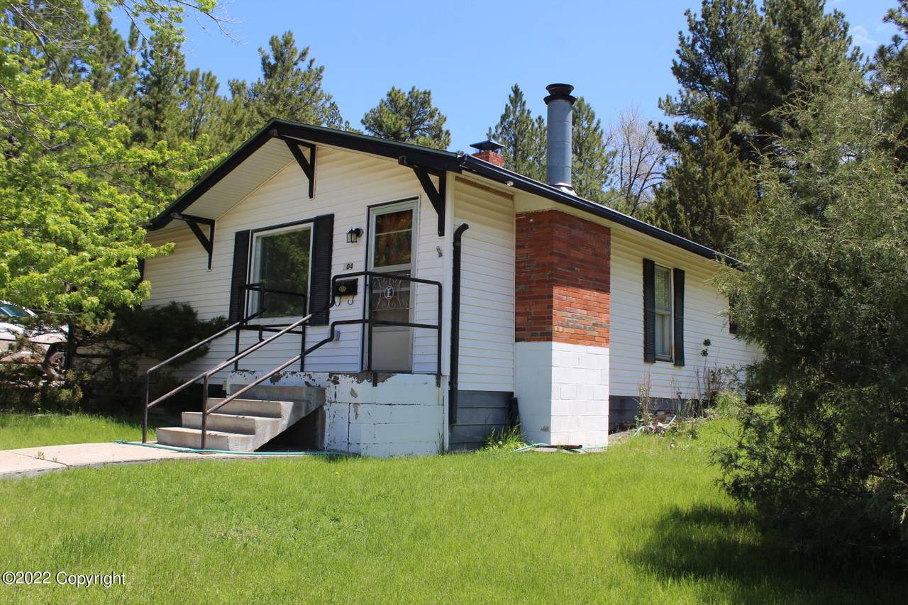 104 E Woodstock St - Photo 1