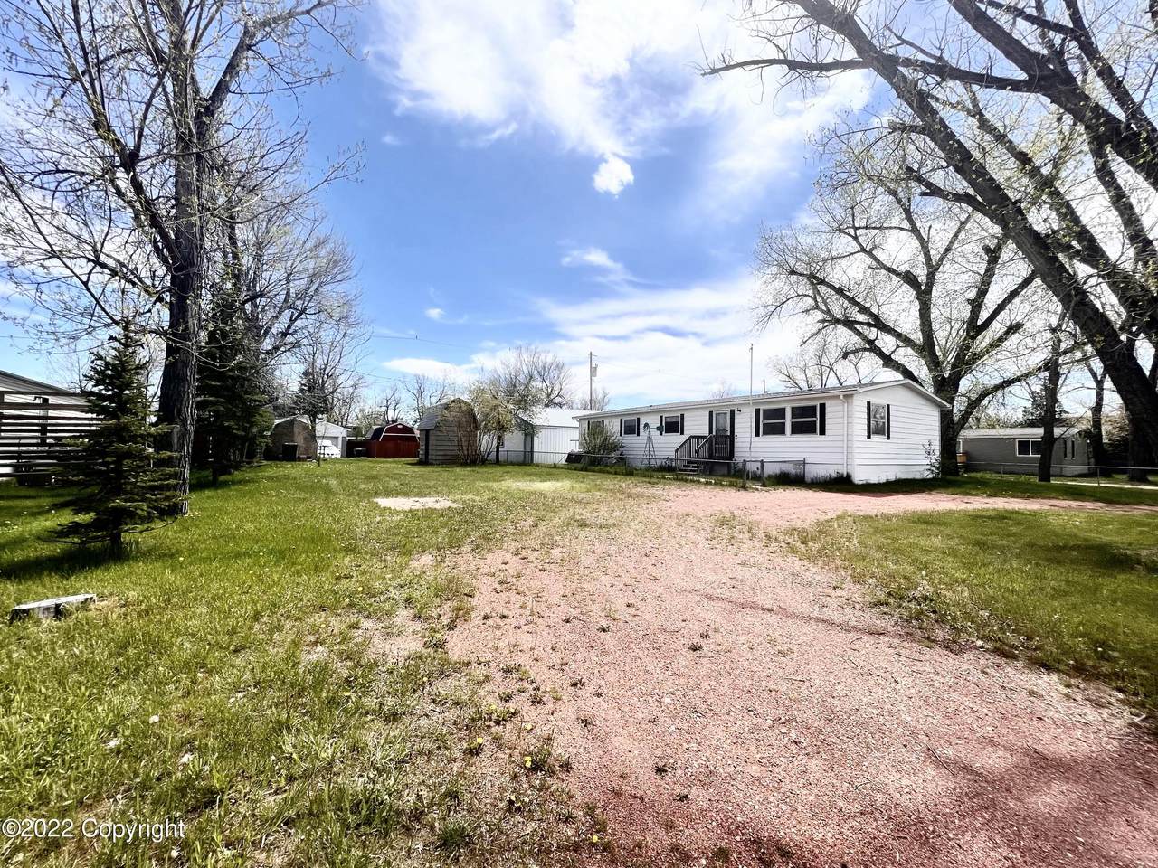 908 7th St - Photo 1