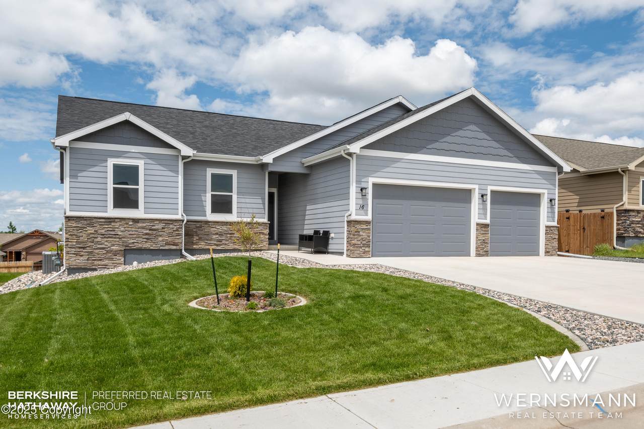16 Kettleson Xing - Photo 1