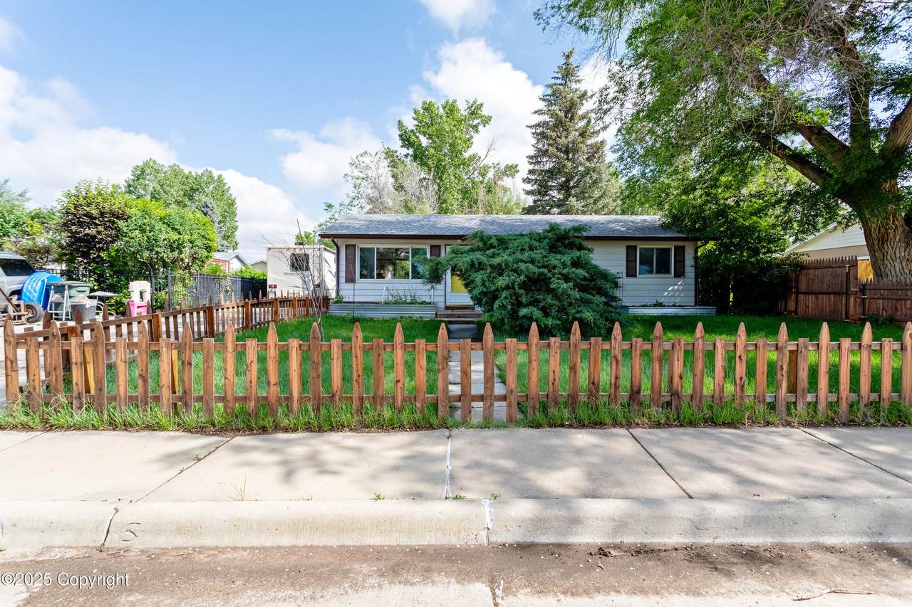 103 Valley Dr - Photo 1