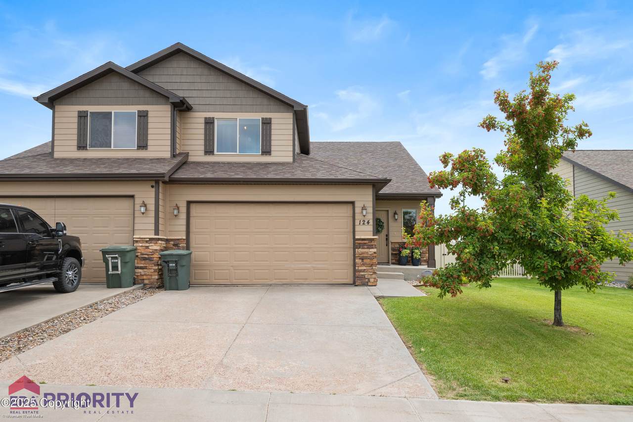 124 Villa Way - Photo 1
