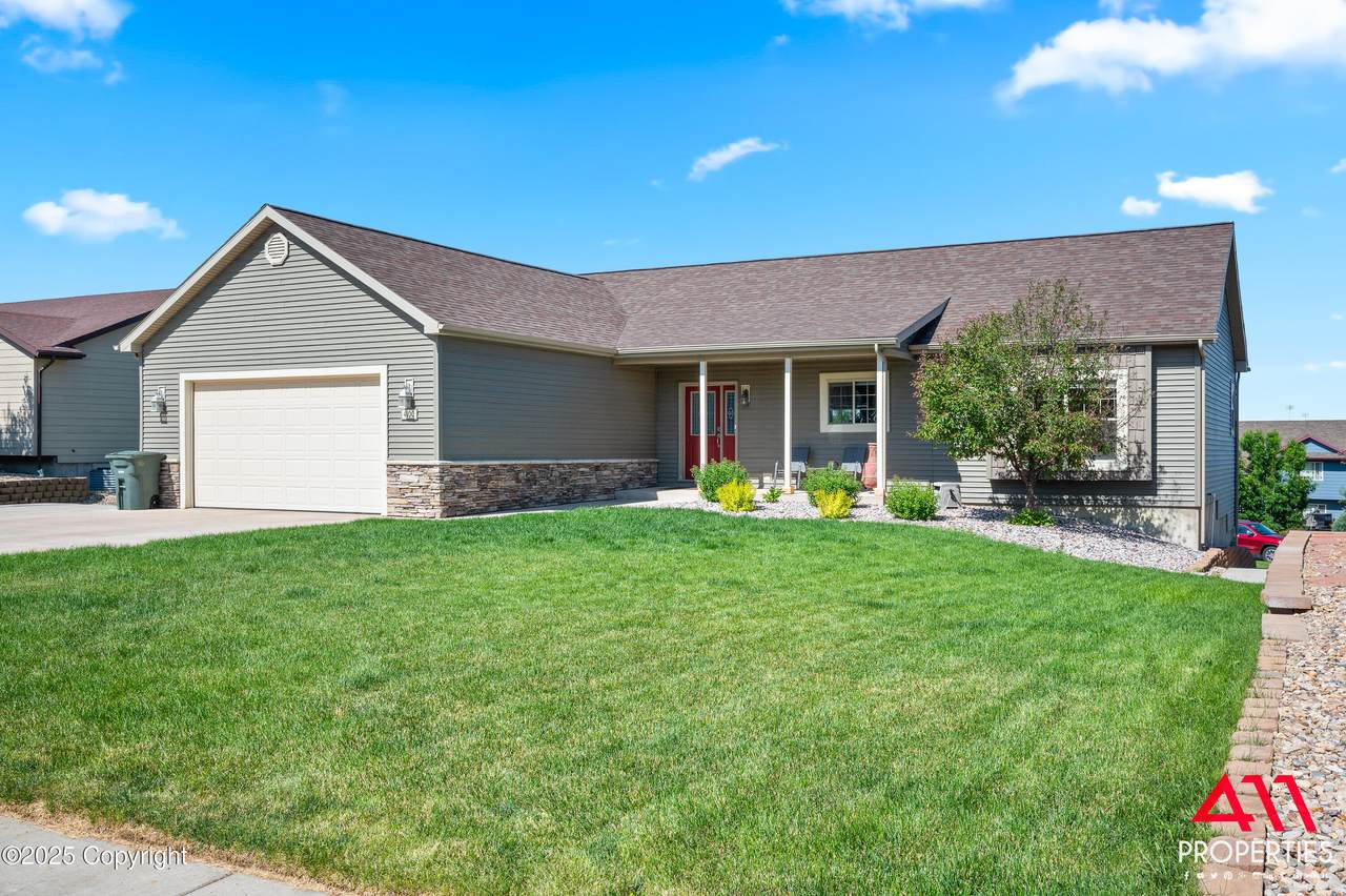 4100 Hackamore Ct - Photo 1