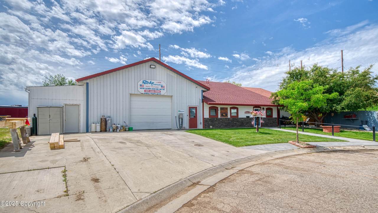 5512 Winland Dr - Photo 1