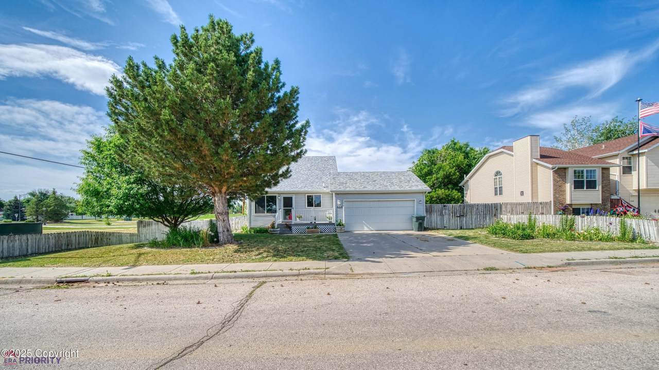 428 Walnut St - Photo 1