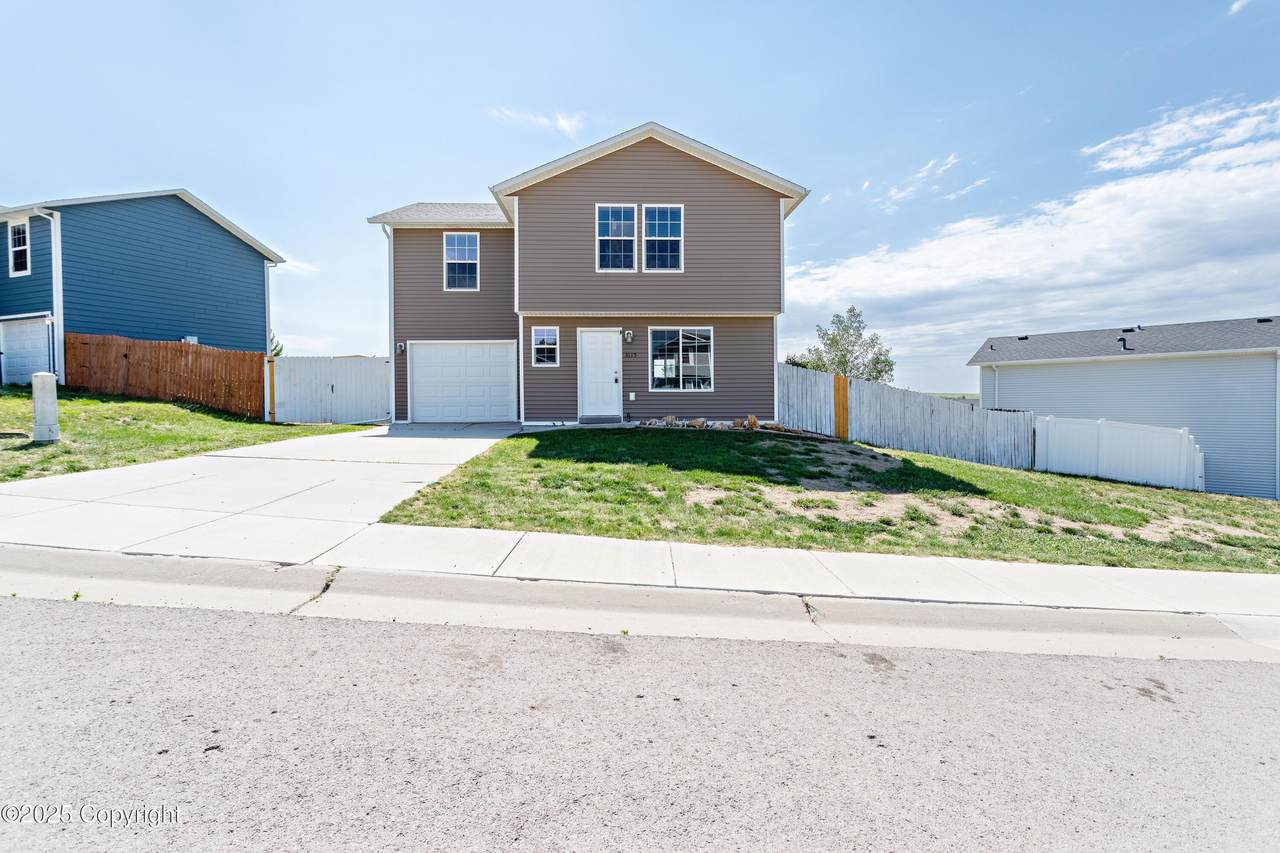 3115 Saddle String Cir - Photo 1