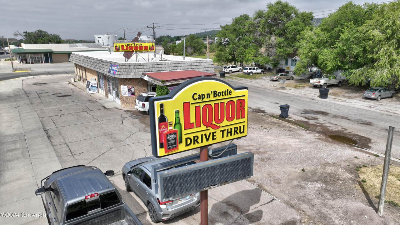 623 W Main St - Photo 1