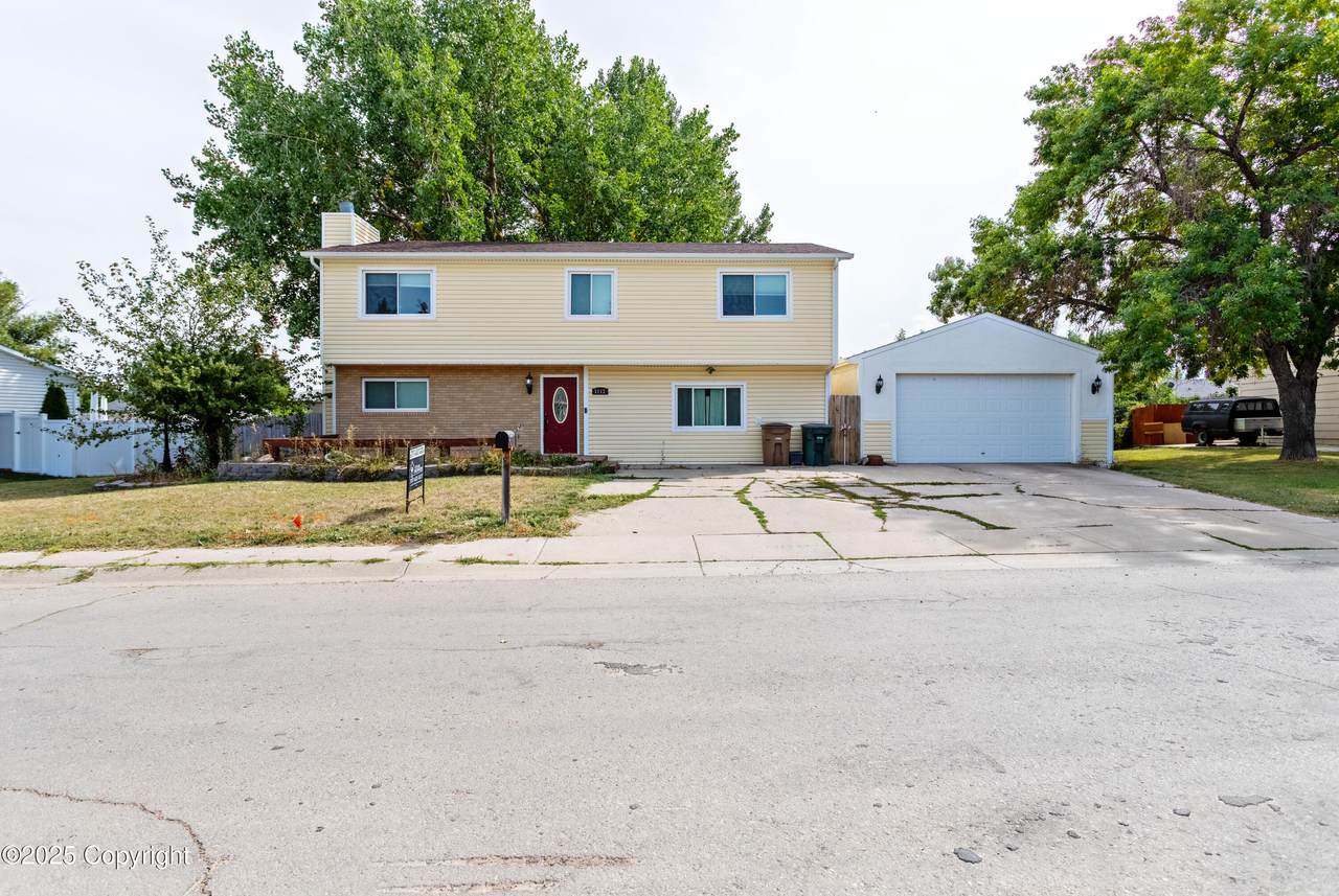 3113 Sutherland Dr - Photo 1