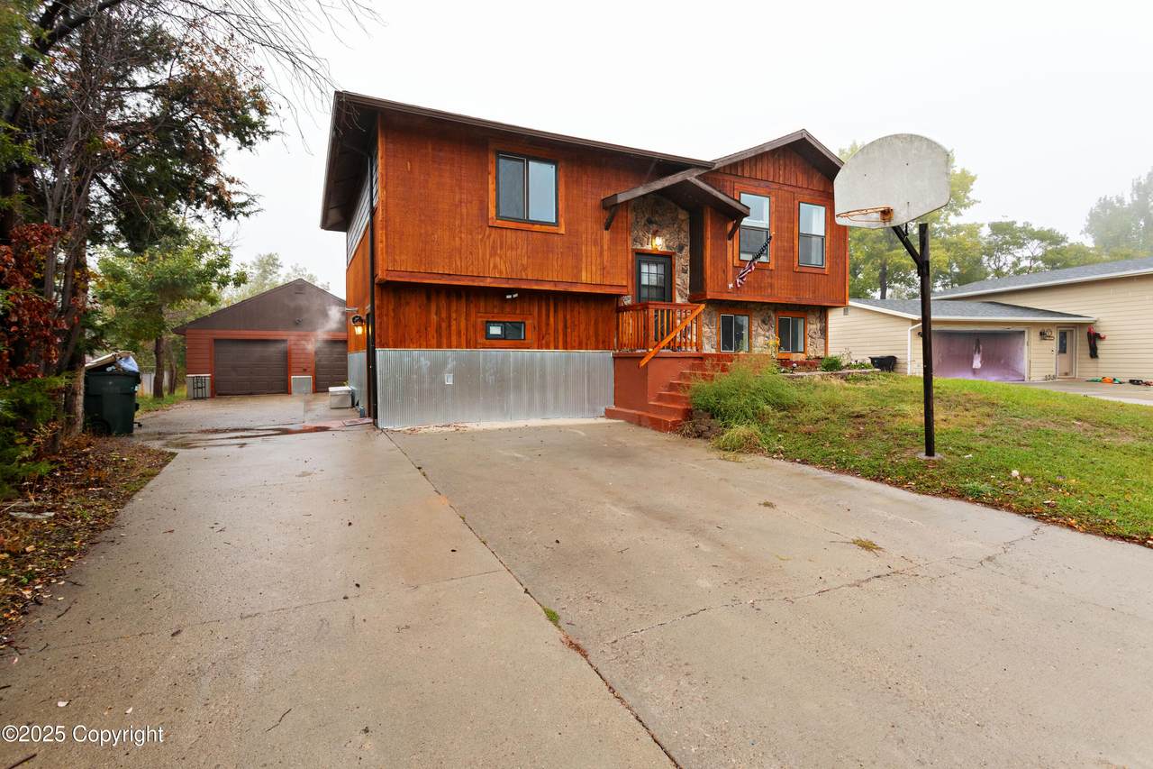 5305 Gunpowder St - Photo 1