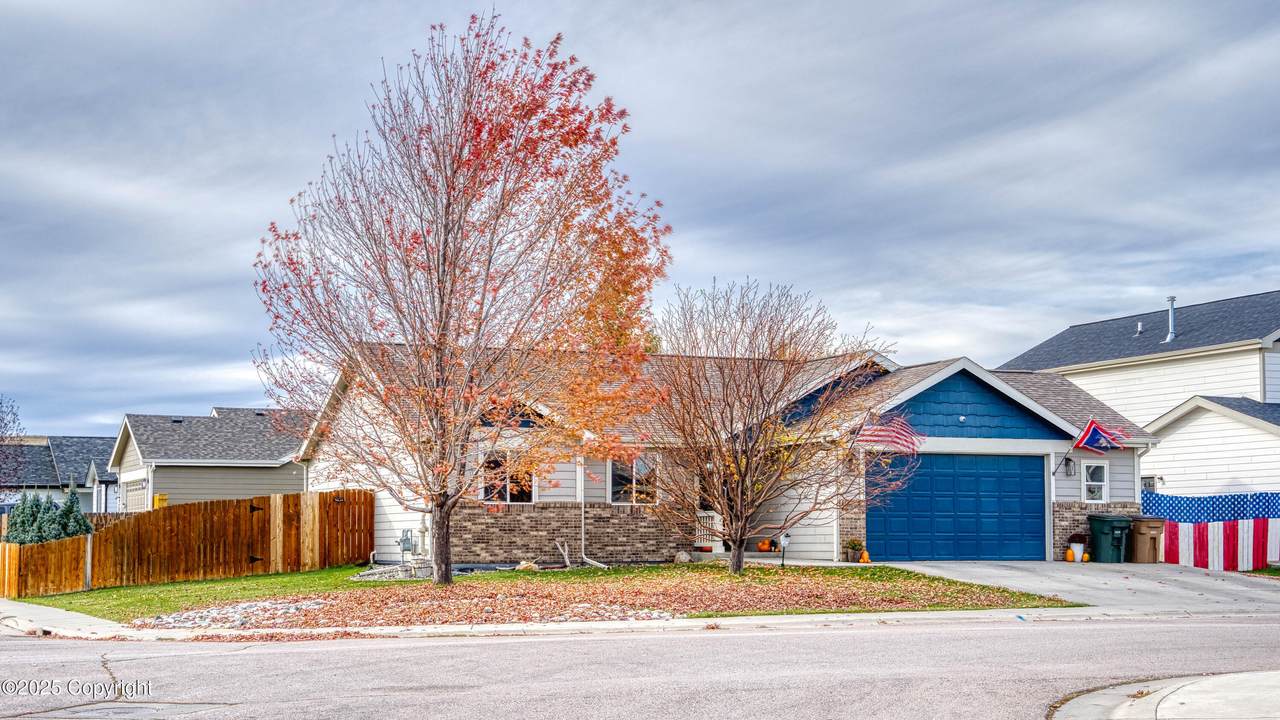 5712 Glock Ave - Photo 1