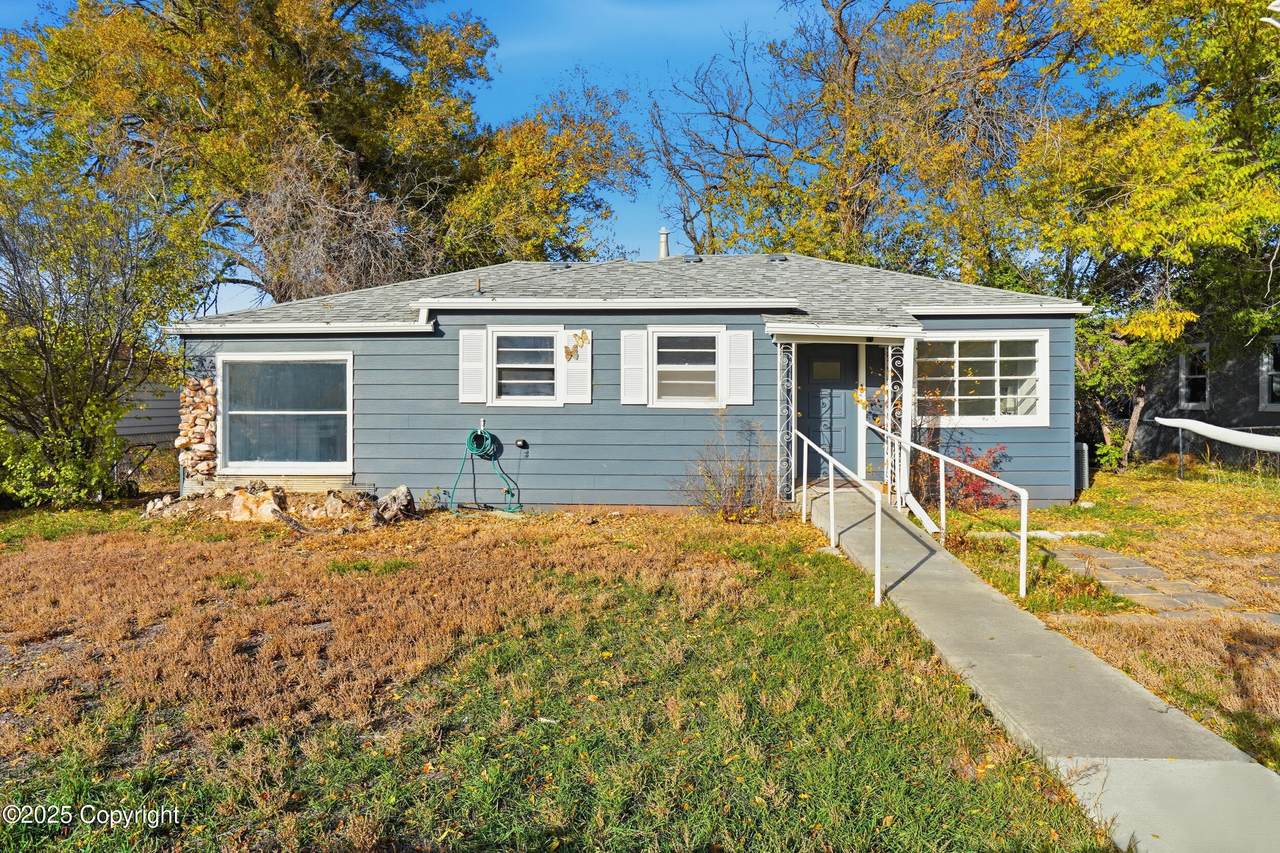 106 Frontier Ave - Photo 1