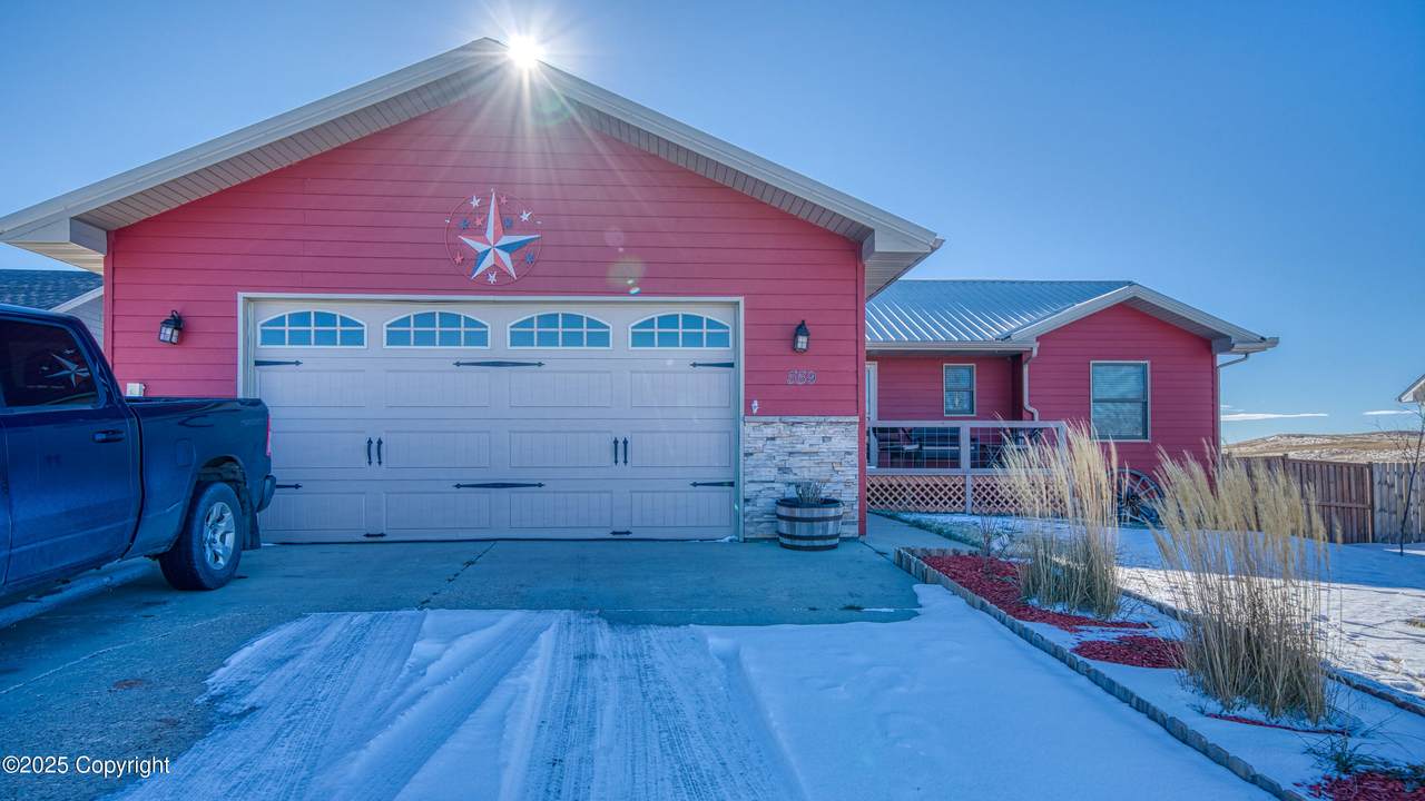 559 Hay Creek Rd - Photo 1