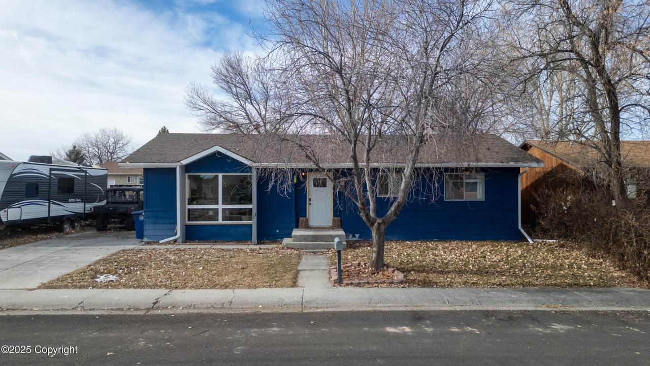 610 Peak Dr - Photo 1