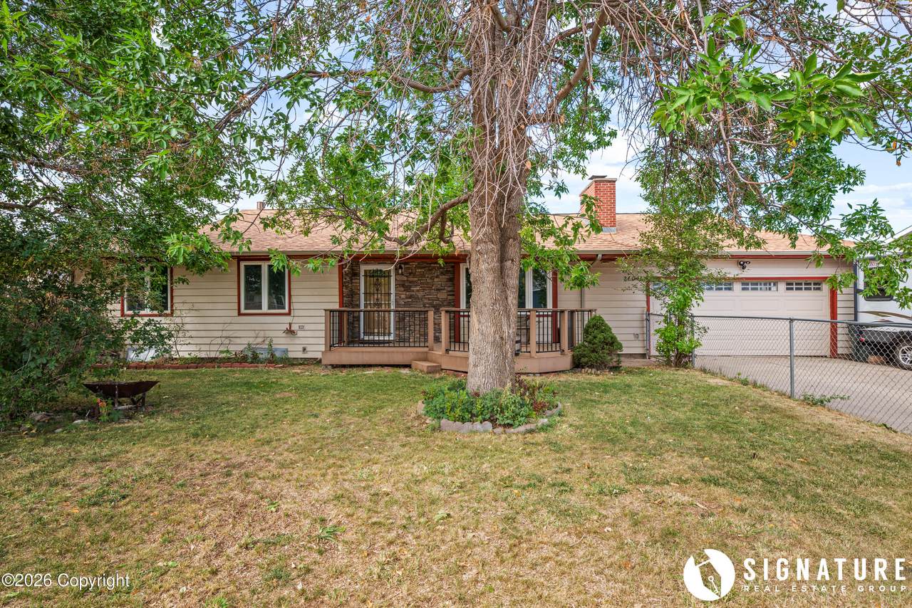 2604 Dogwood Ave - Photo 1