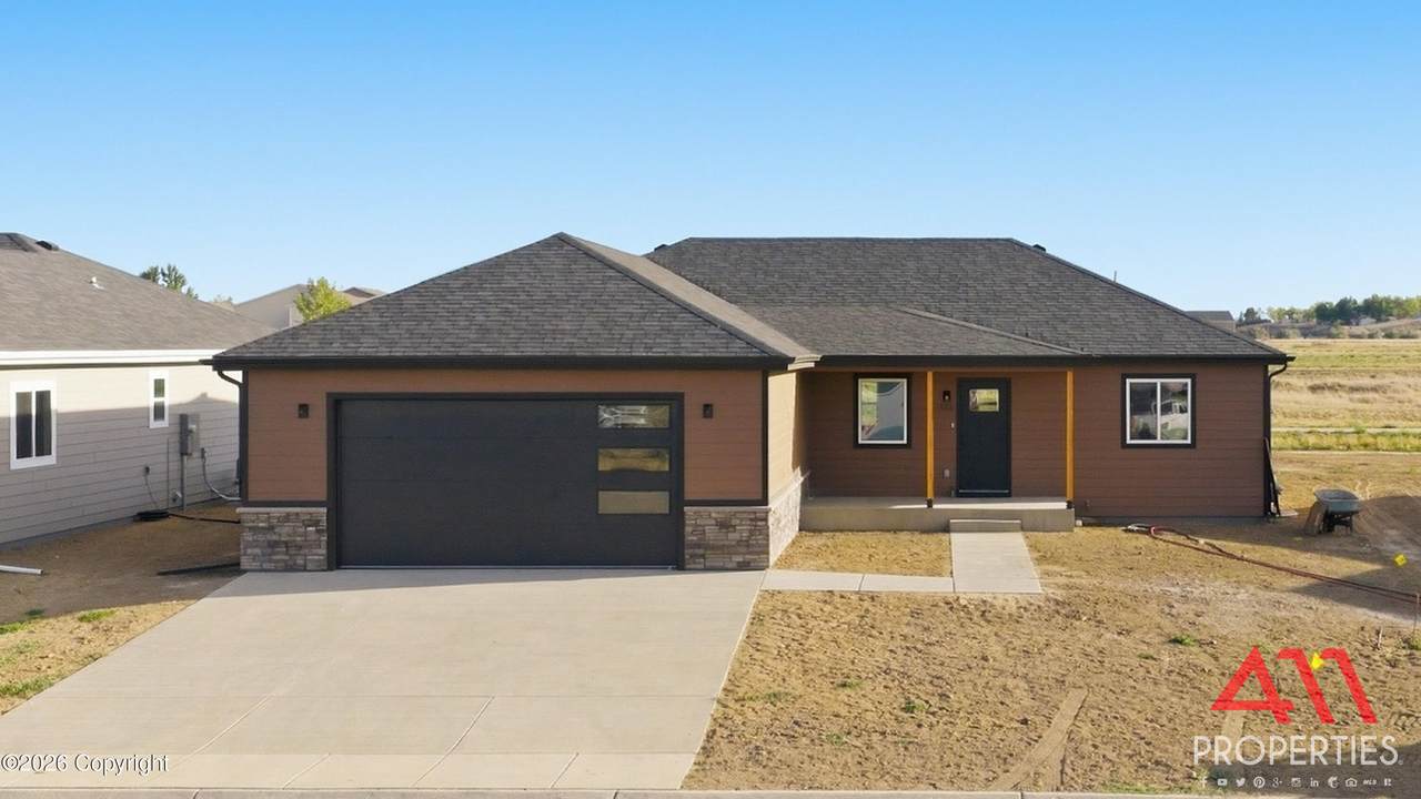 170 Royal Cir - Photo 1