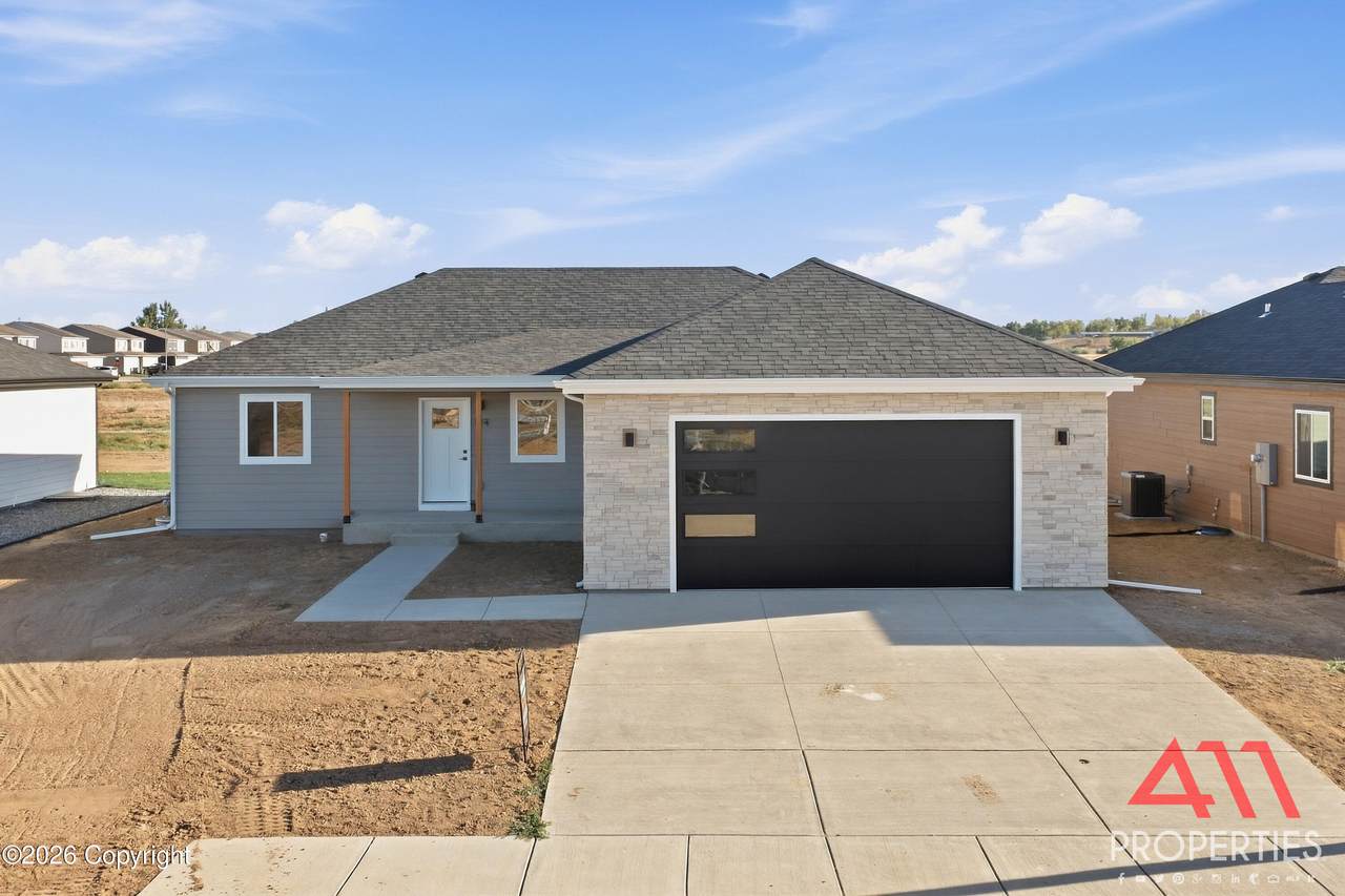 174 Royal Cir - Photo 1
