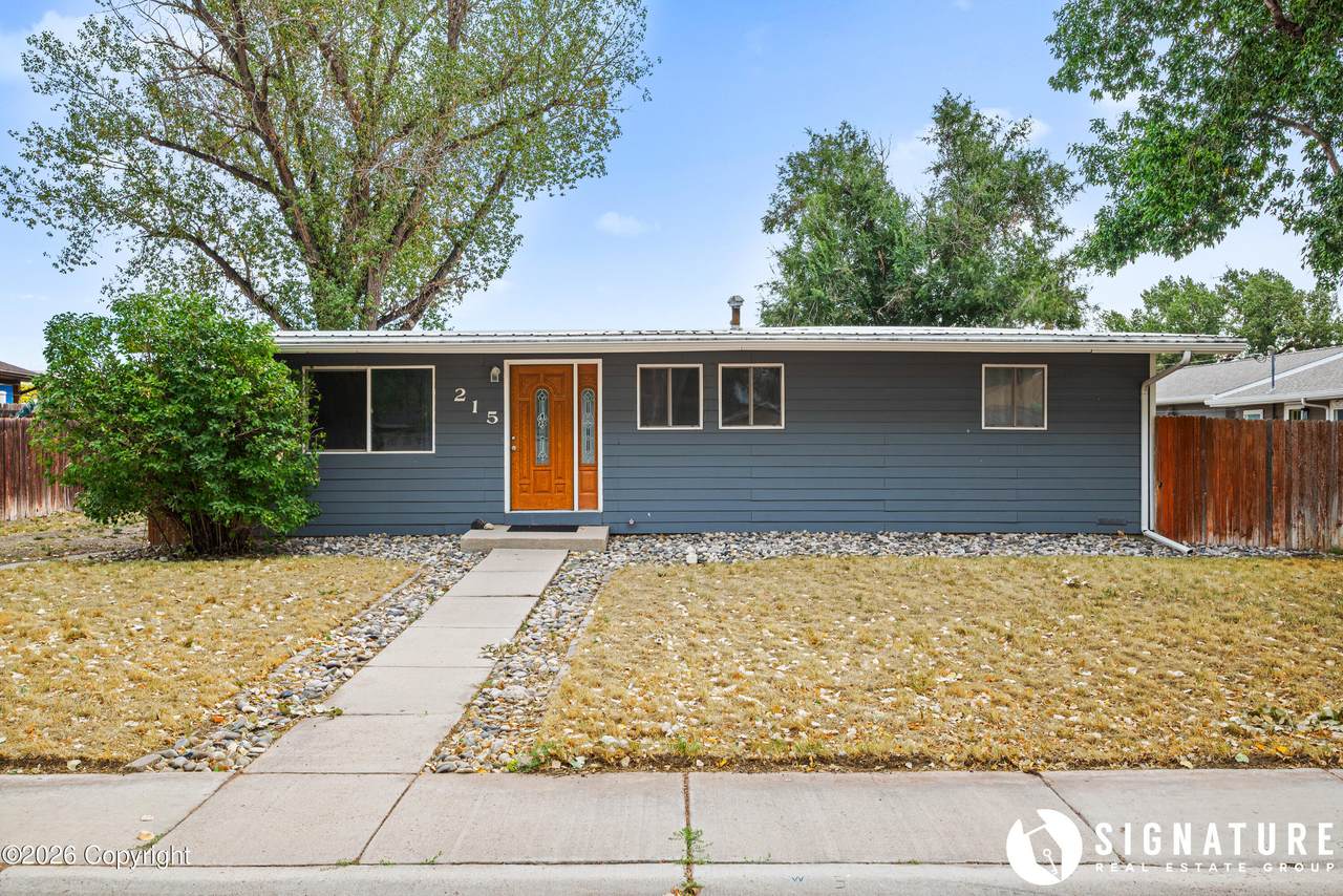 215 E Sunset Dr - Photo 1