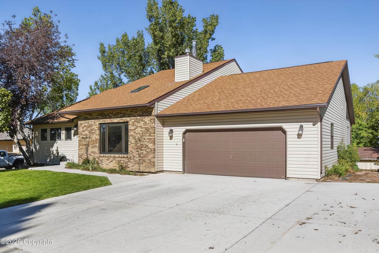 1001 Clarion Dr - Photo 1