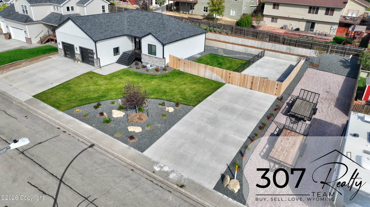 4205 Silver Spur Ave - Photo 1