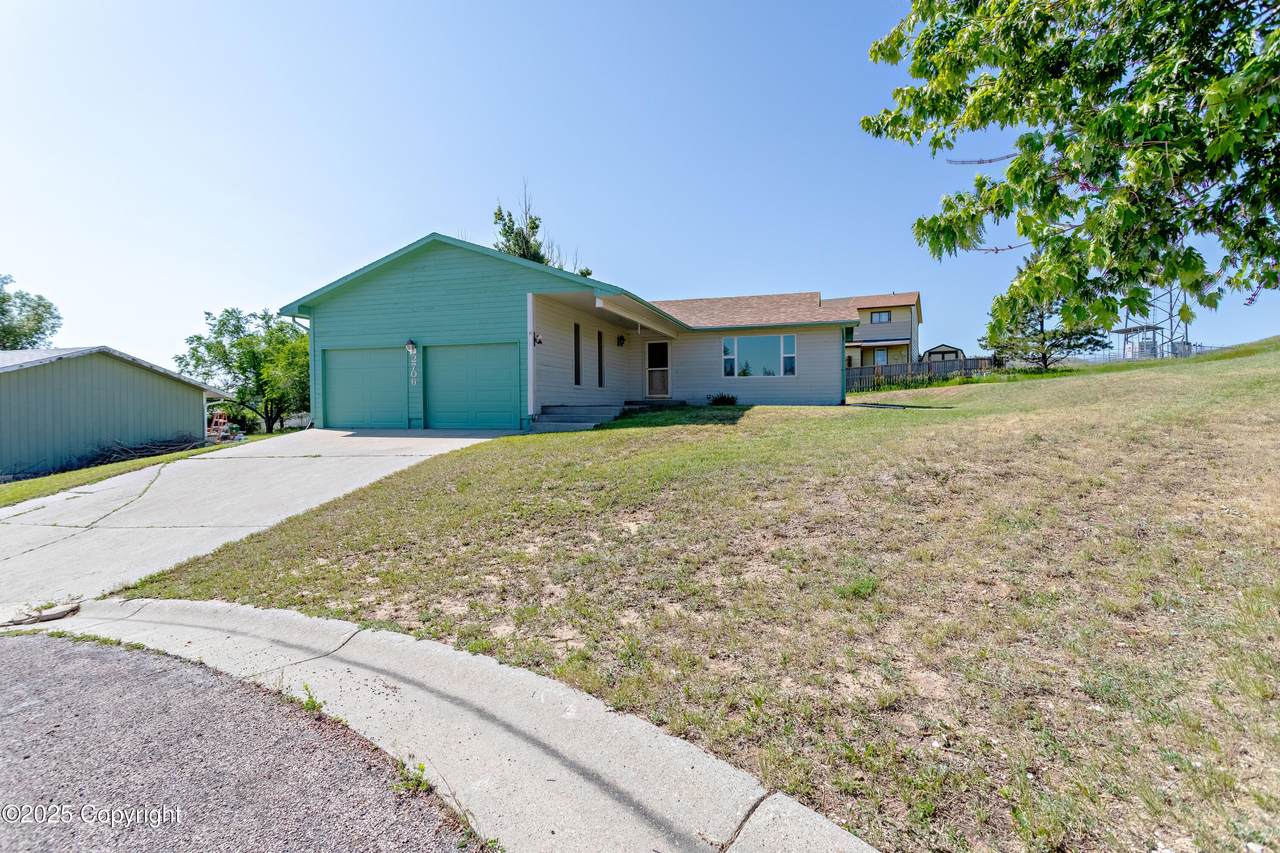 2706 Needle Ct - Photo 1