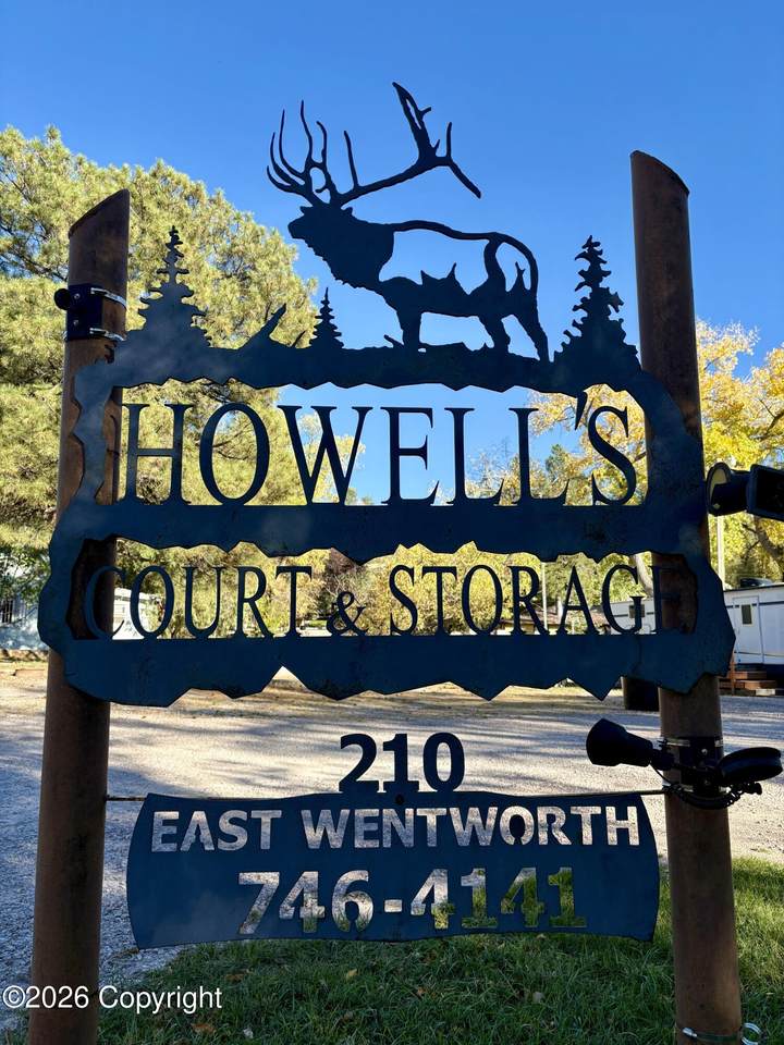 210 Wentworth St E, Newcastle, WY 82701