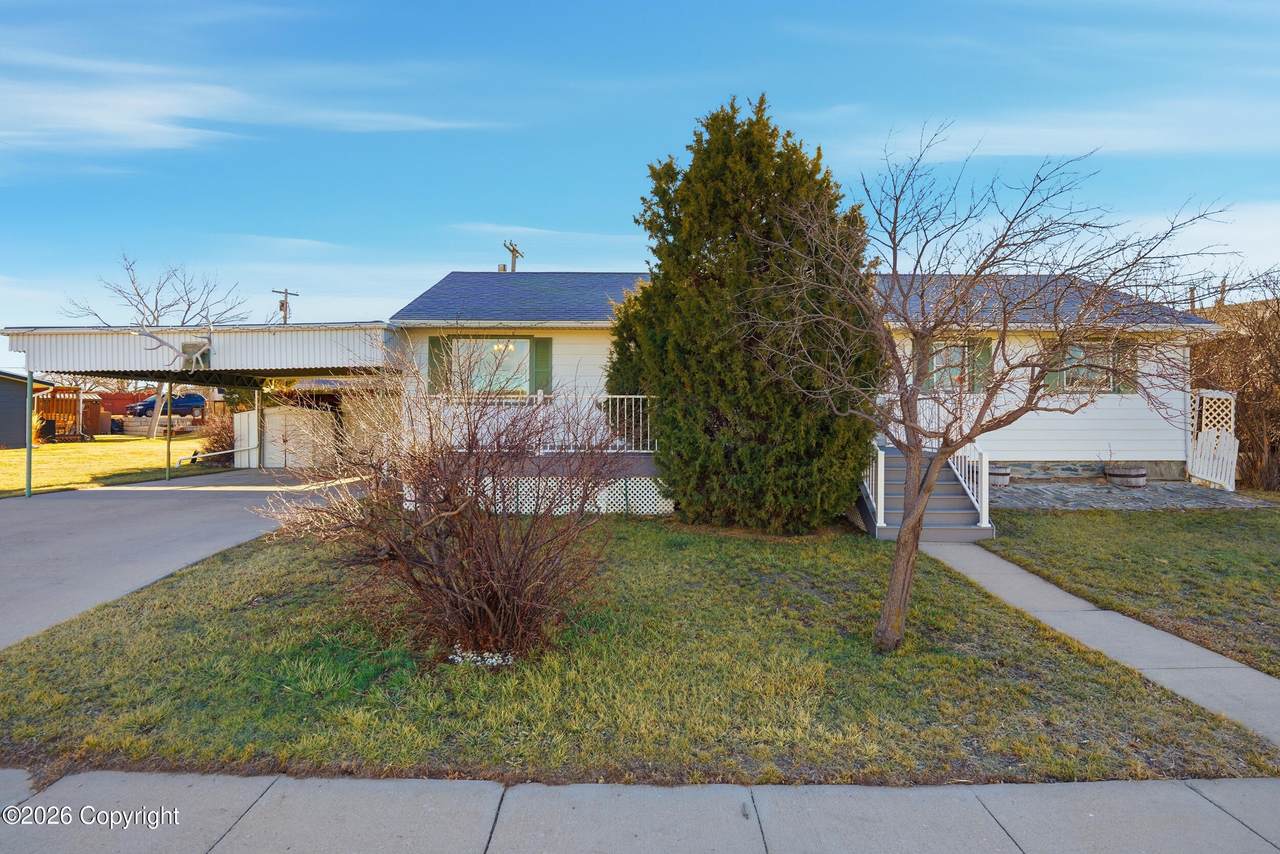 403 Cascade Ave - Photo 1