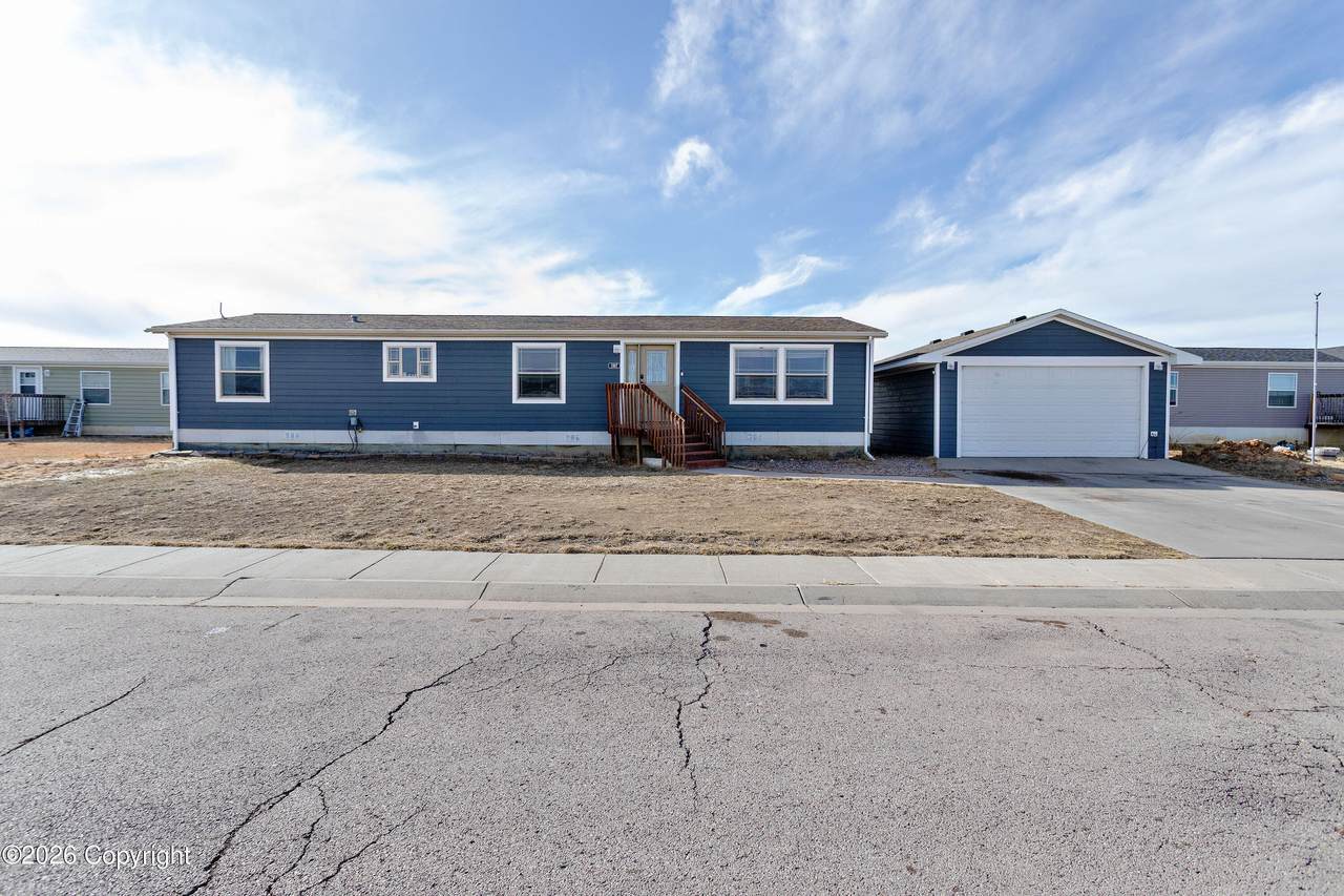 1907 Plumcreek Ct - Photo 1