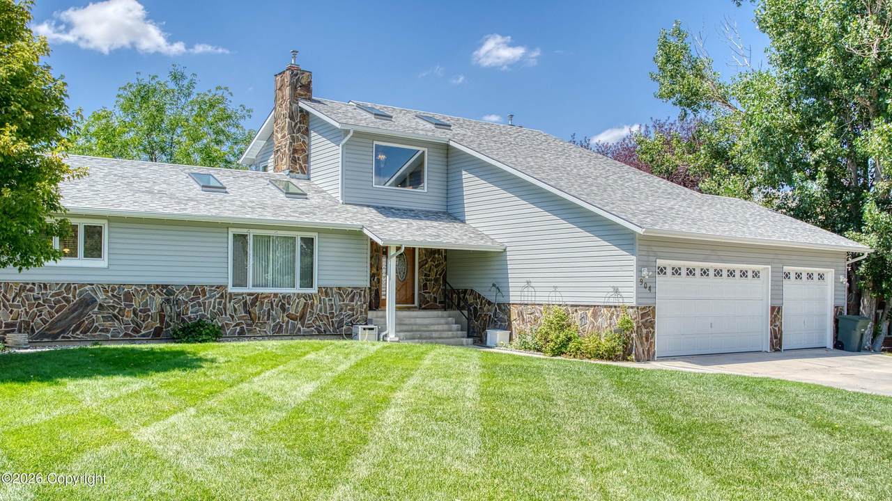 904 Clarion Dr - Photo 1