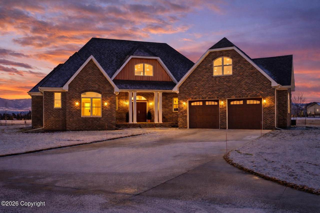 70 Saddlecrest Dr - Photo 1