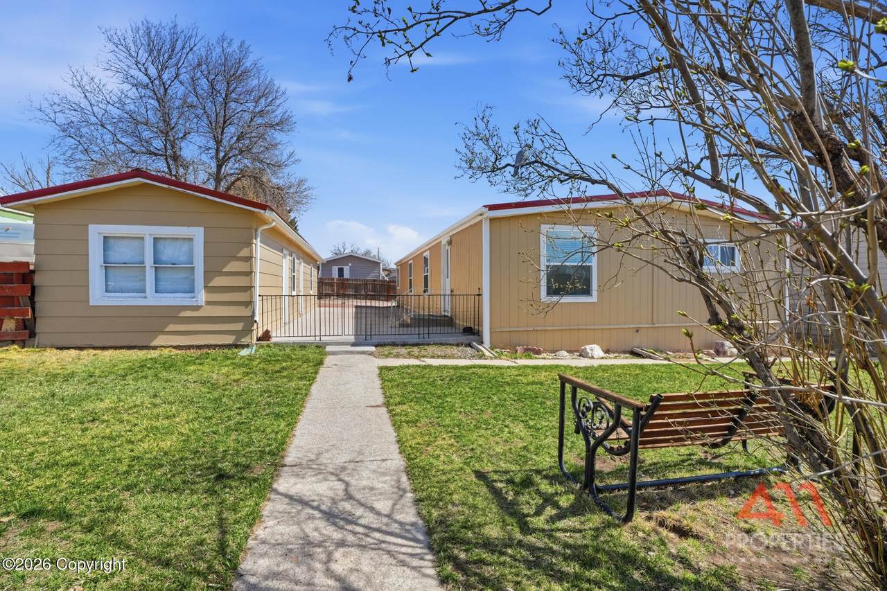 906 N Fir Ave - Photo 1