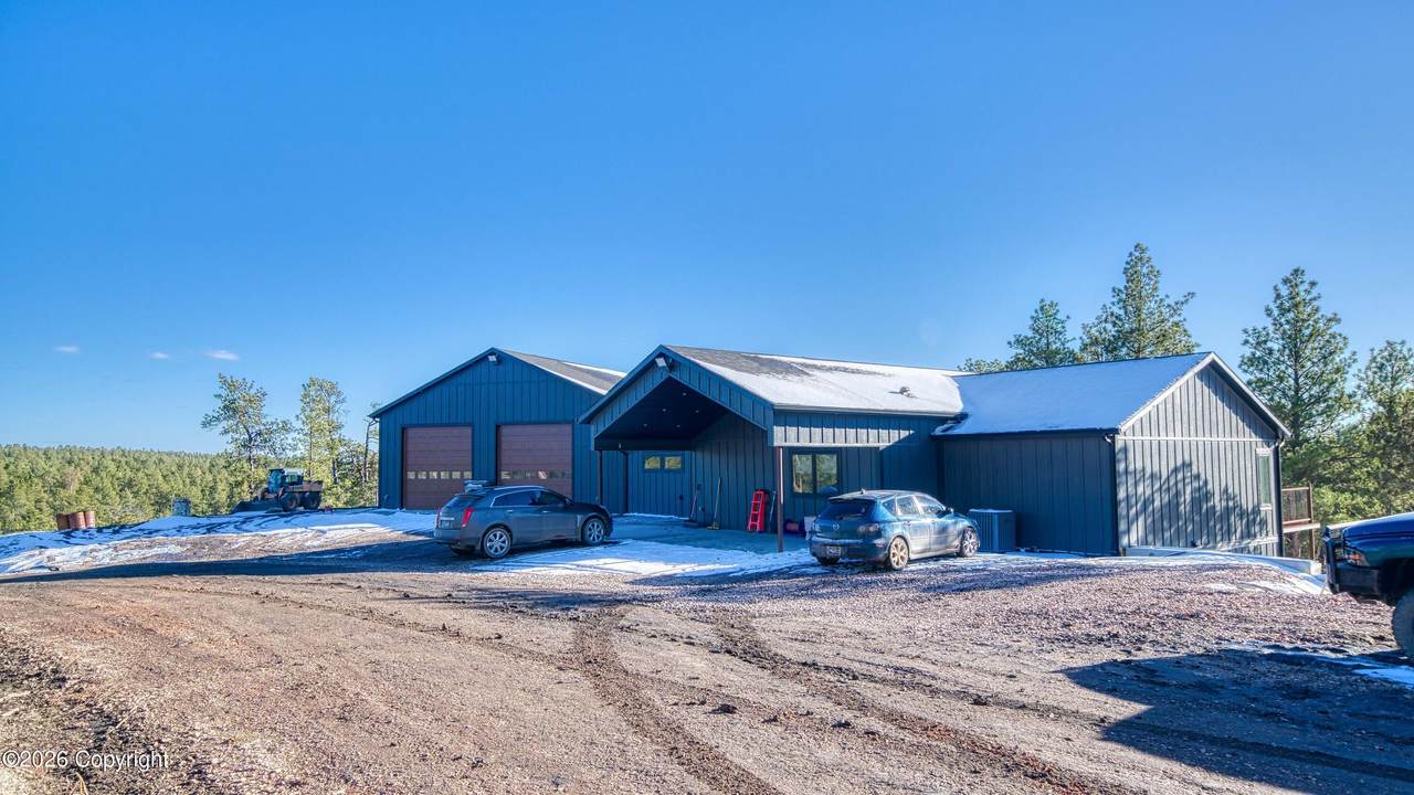 307 Roberts - Photo 1