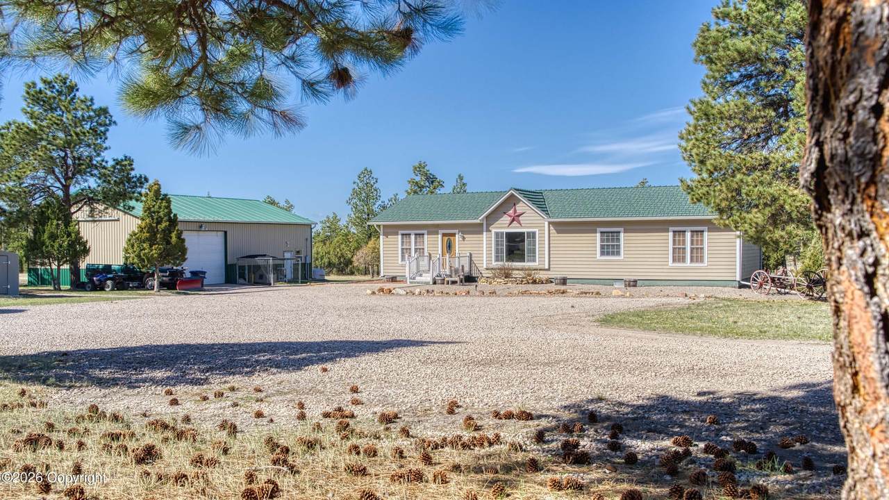 21 Conifer - Photo 1