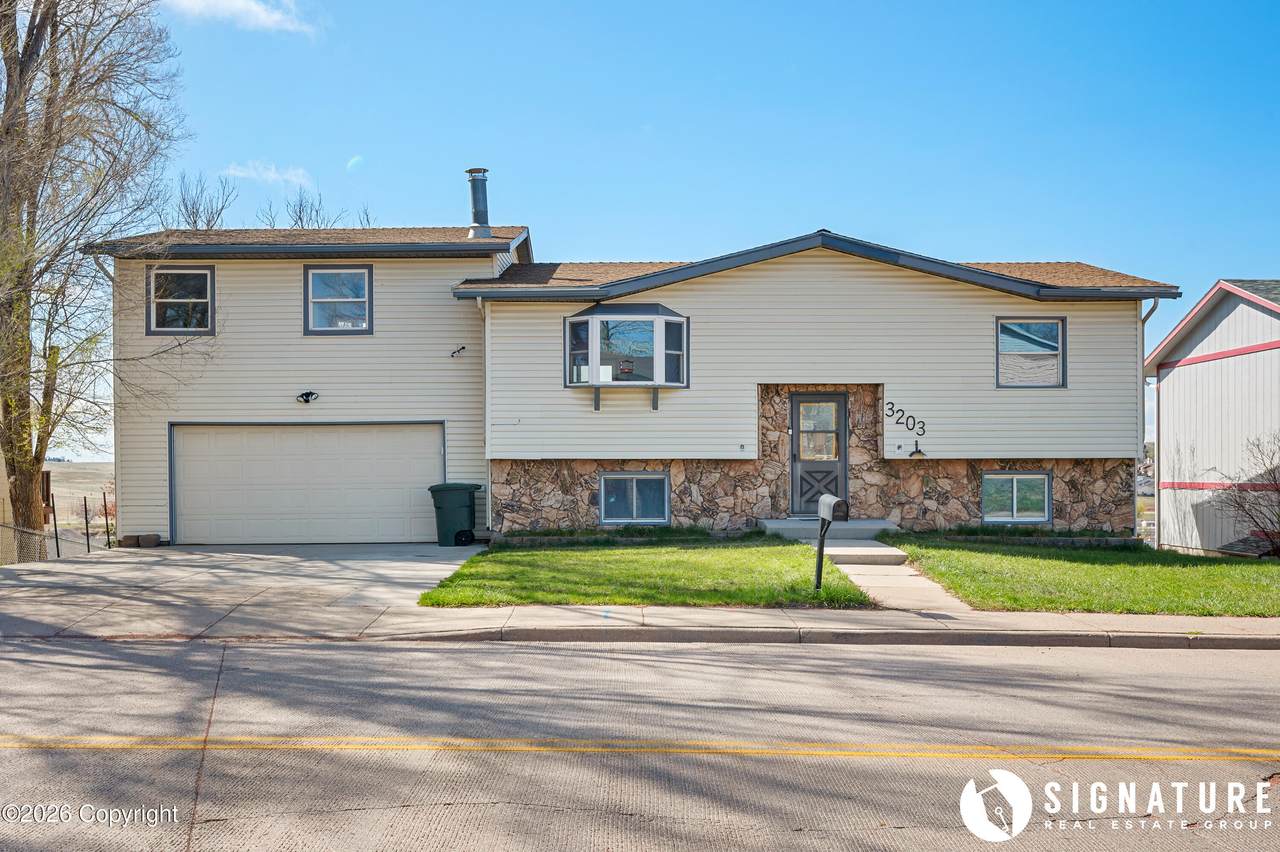 3203 Foothills - Photo 1