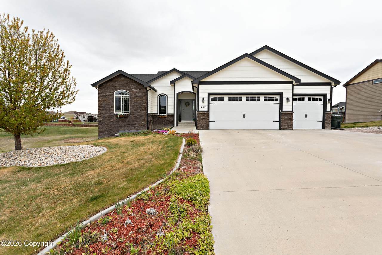 204 Mountain Shadow Dr - Photo 1