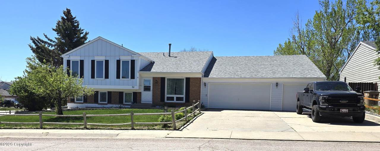 711 Beaver Dr - Photo 1