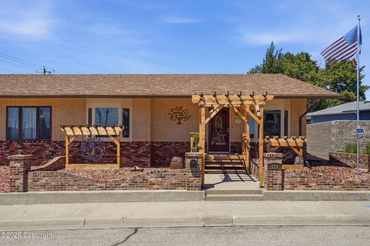 110 Forest Hill - Photo 1