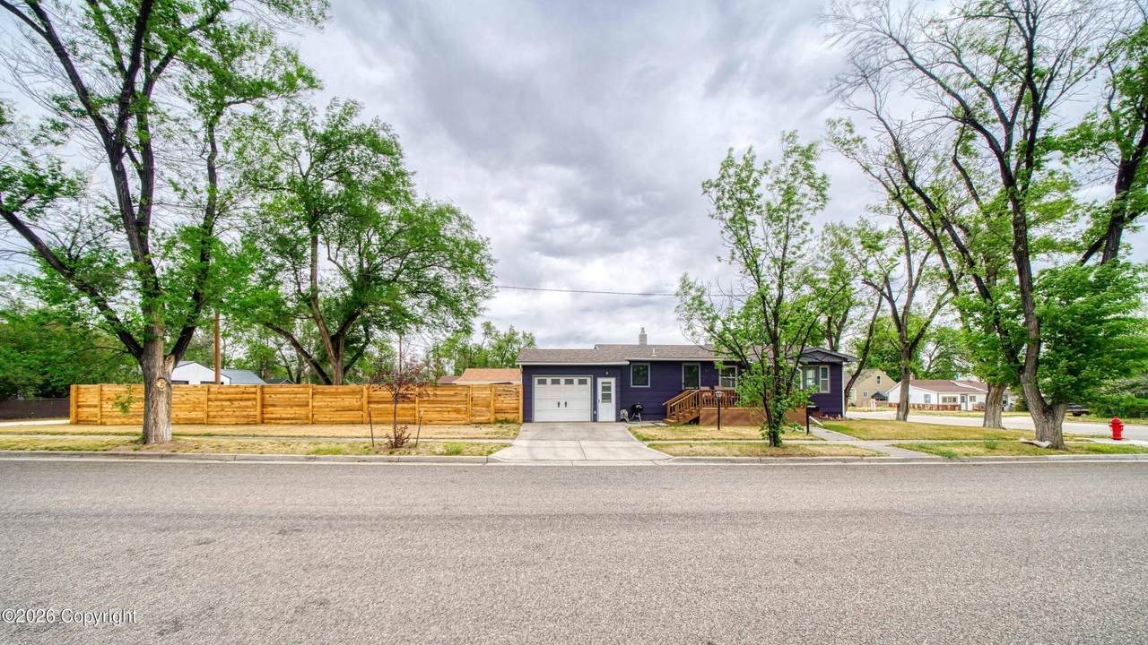 511 E 5th St - Photo 1