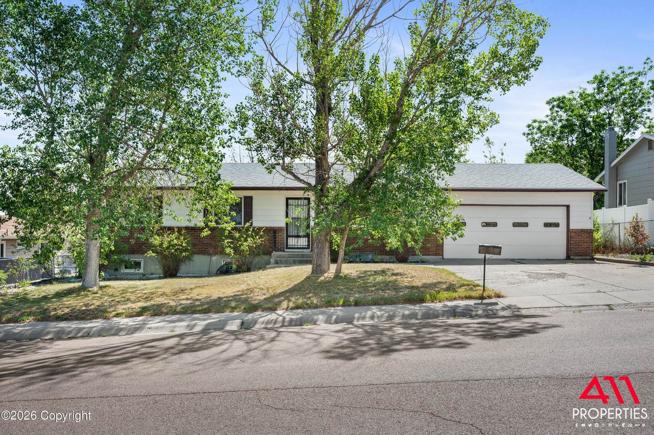 803 Stanley Ave - Photo 1