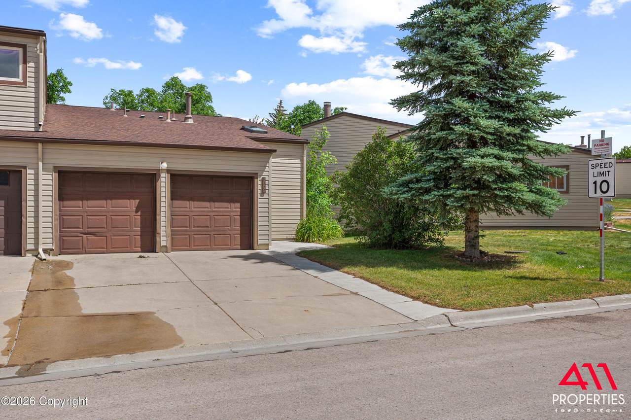 1009 Santee - Photo 1