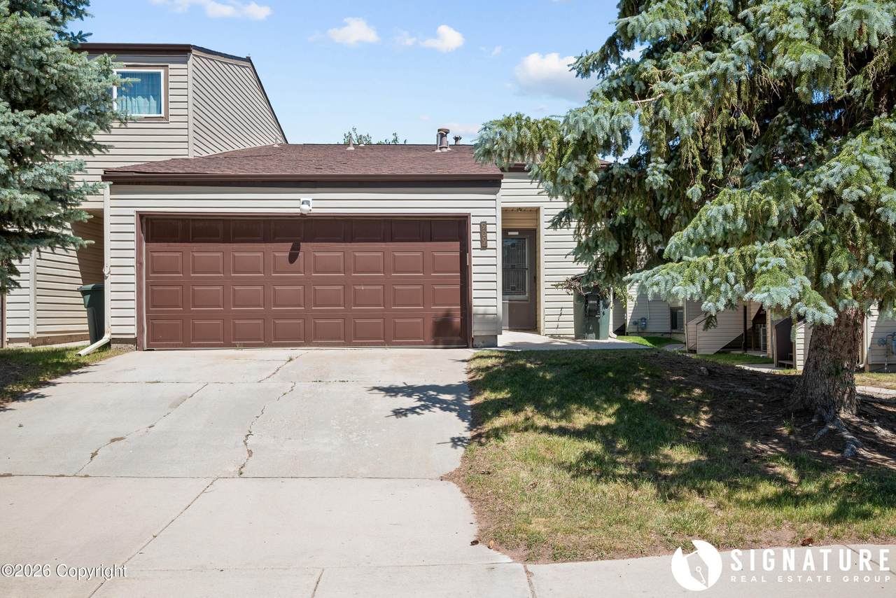909 S Gurley Ave - Photo 1