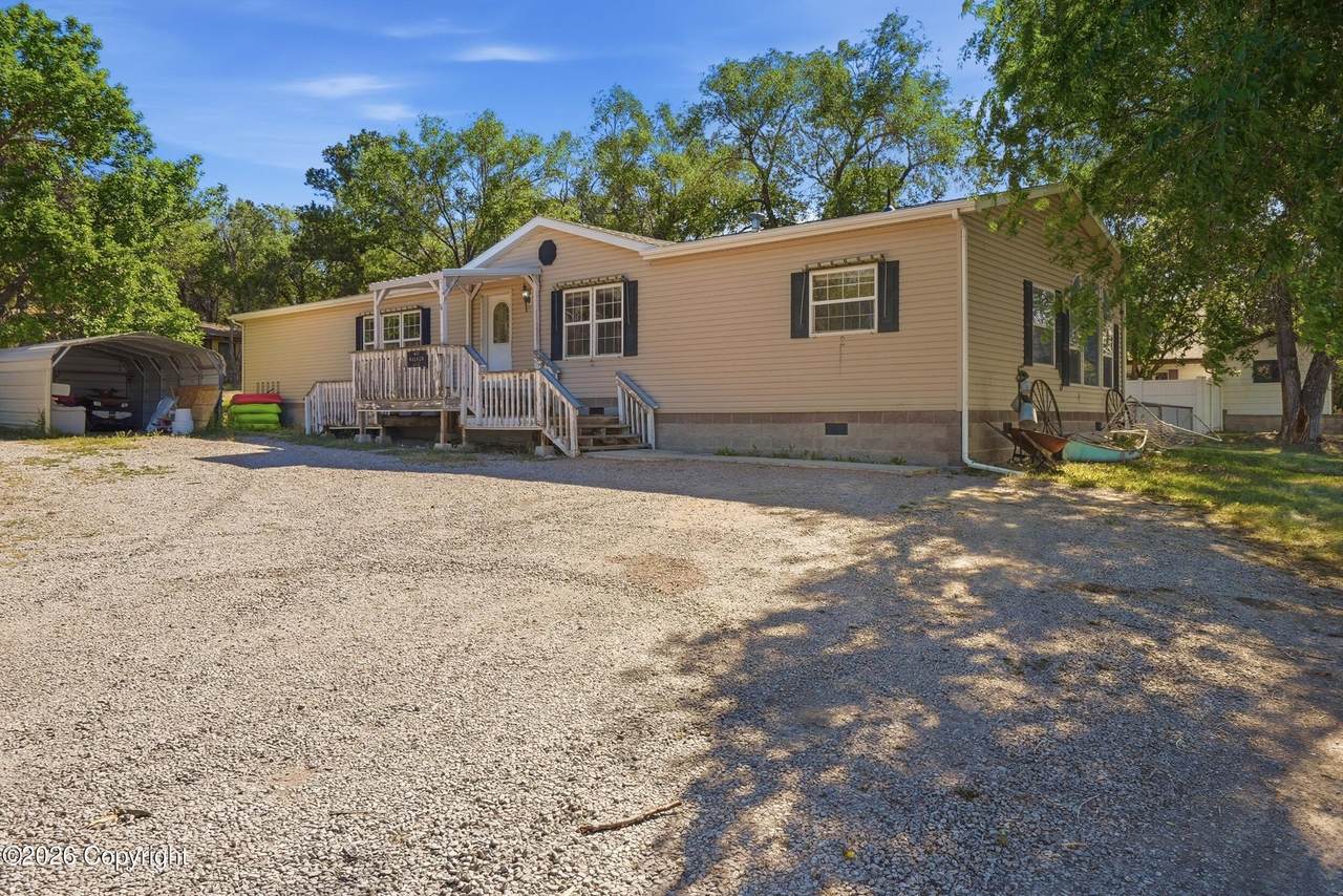 411 Walker Ave - Photo 1