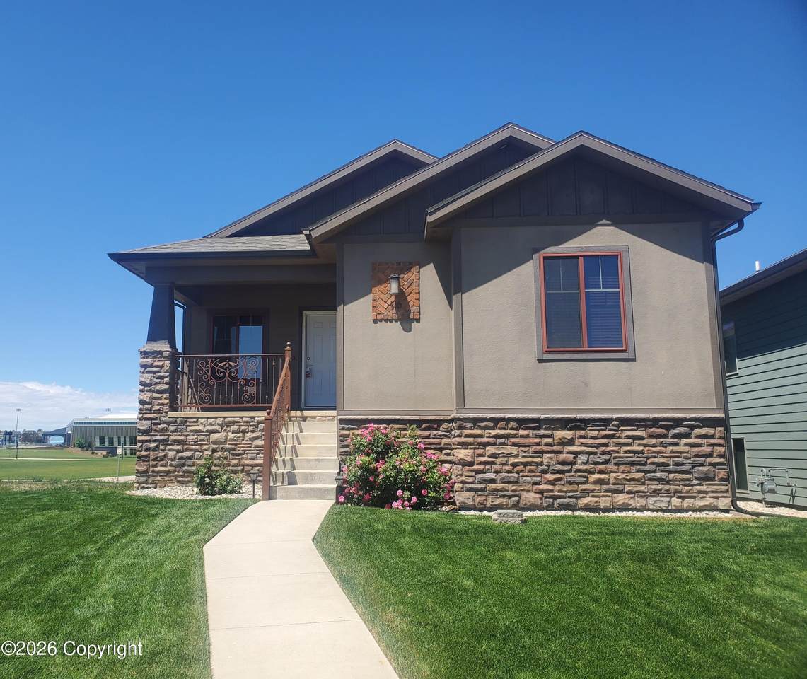 116 College Park Cir - Photo 1