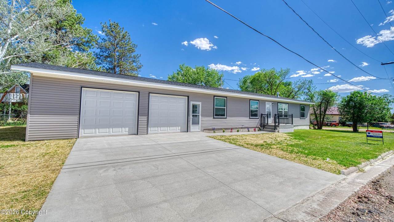 720 Birch St - Photo 1