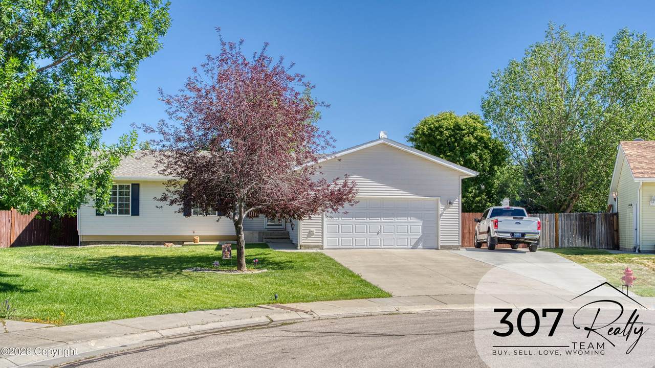 2406 N Buckboard Ct - Photo 1