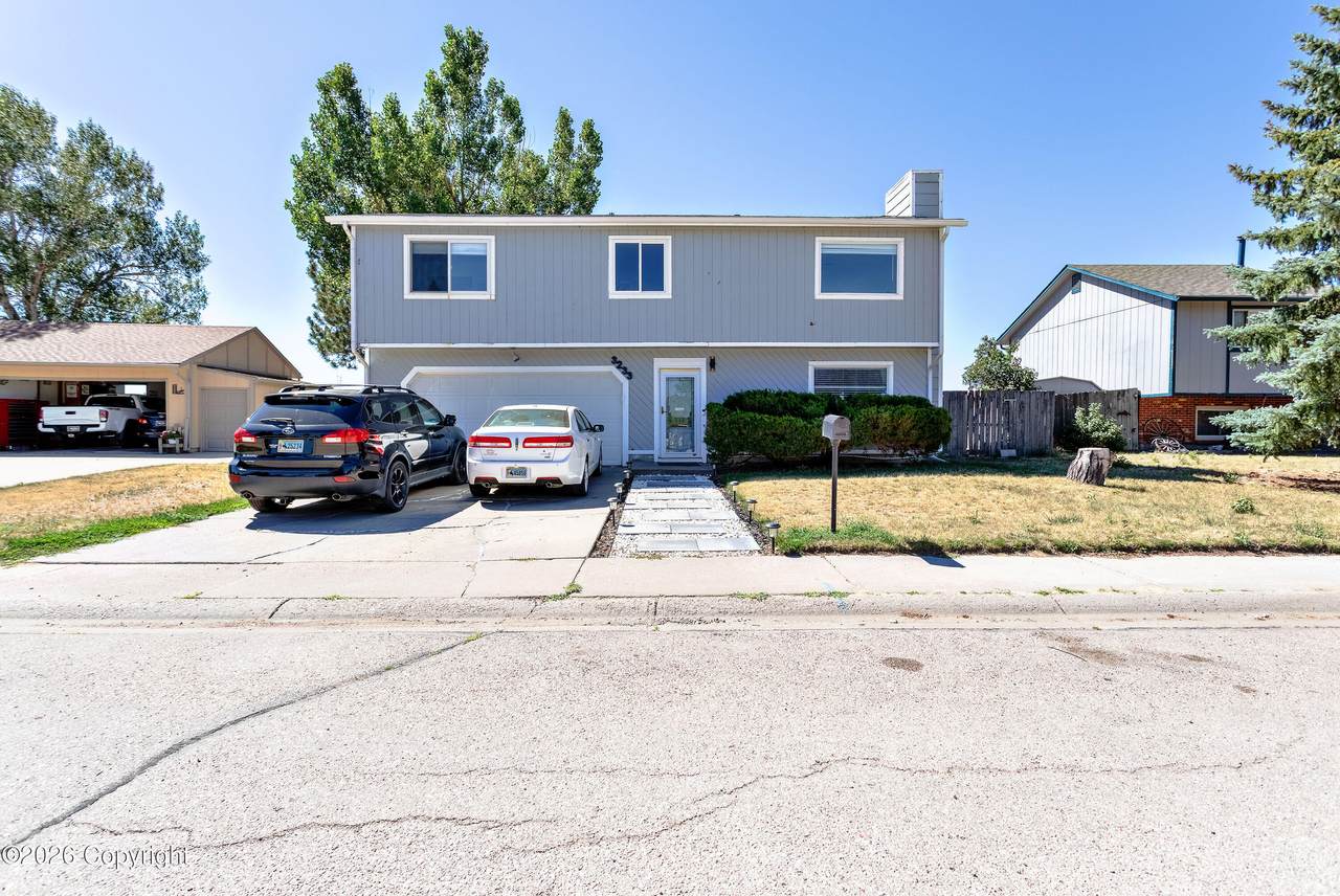 3233 Watsabaugh Dr - Photo 1