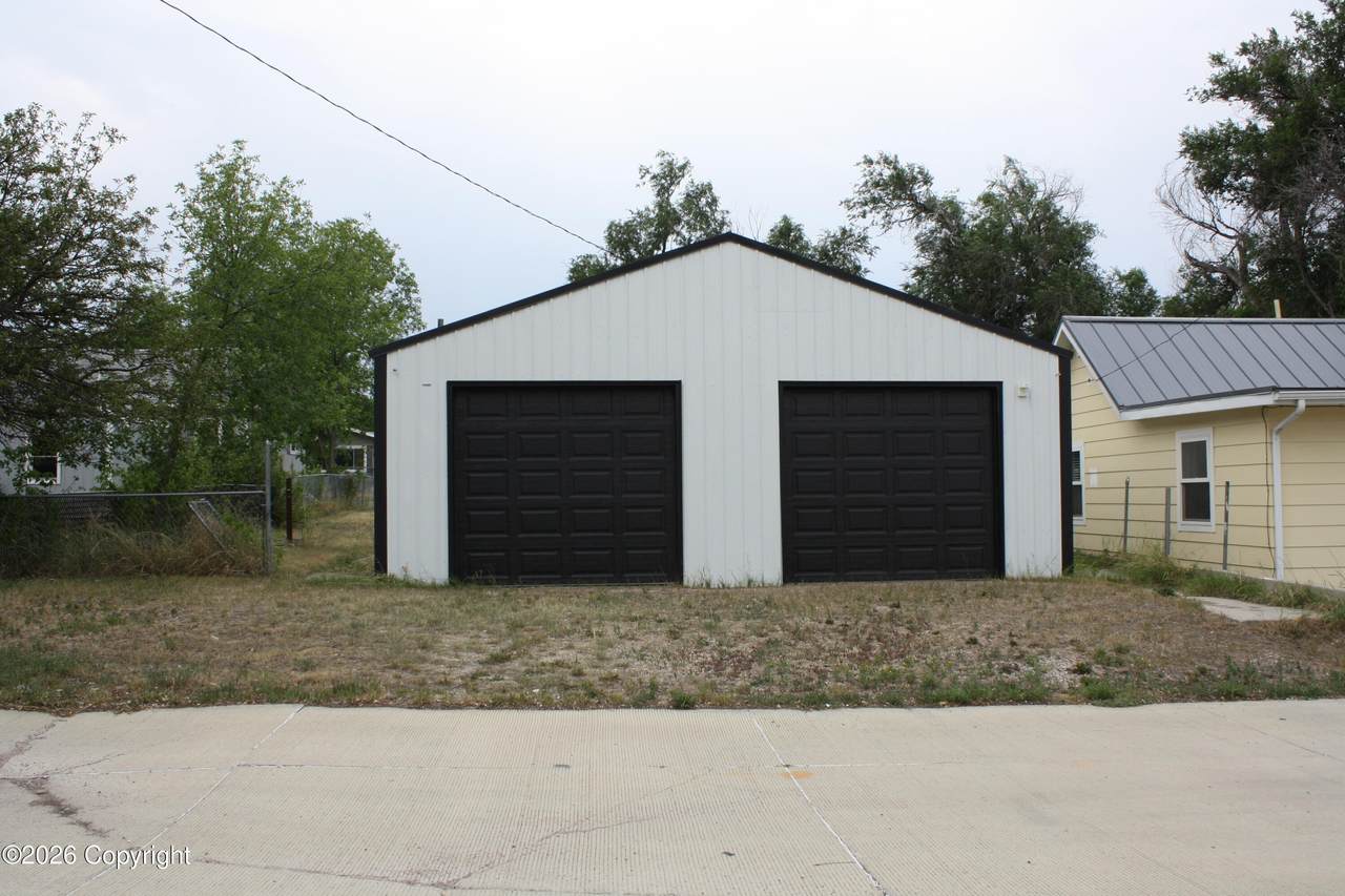 409 S Osborne Ave - Photo 1
