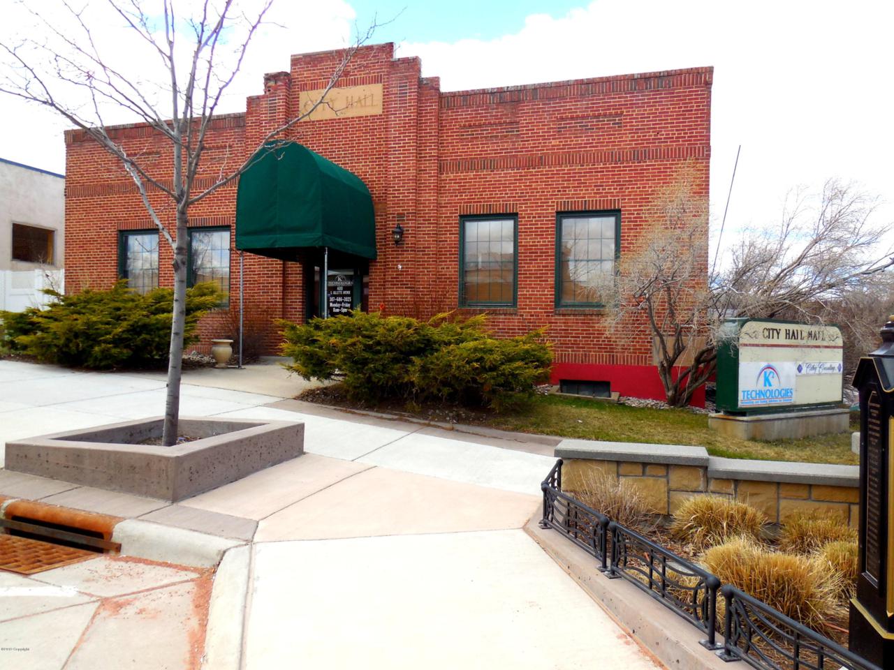 400 Gillette Ave - Photo 1