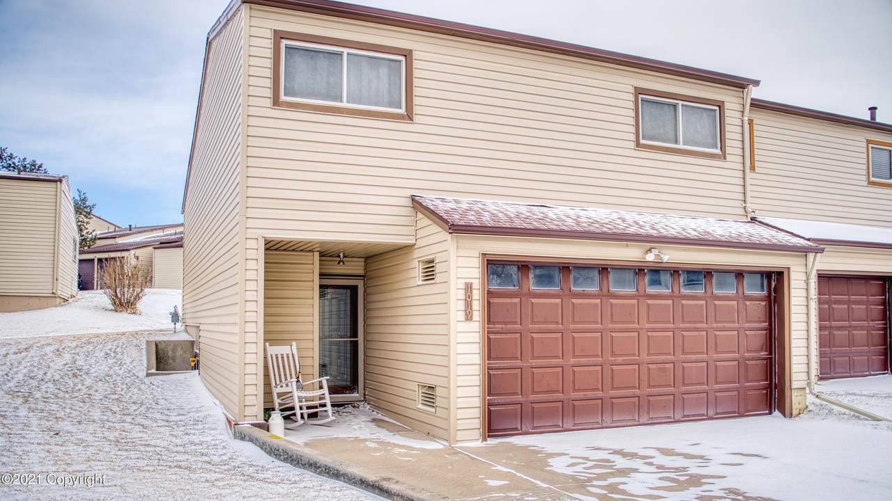 1019 Teewinot Cir - Photo 1