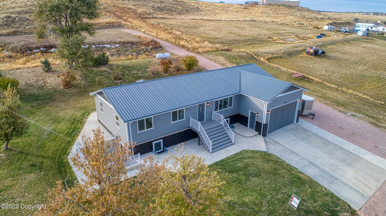 4600 Falcon Ave - Photo 1