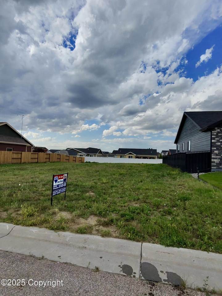 40 Kettleson Xing - Photo 1