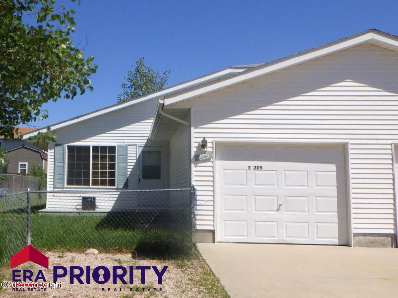 209 E Timothy St - Photo 1